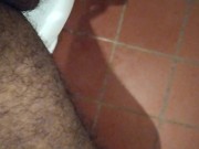 Me Mastubo En El Baño cuando todos duermen