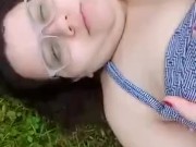 milf decidiu se aventurar na lagoa e expor seu lindo corpo gostoso na lagoa