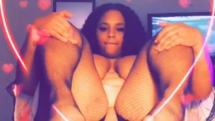 Thick bbw feet in fishnet