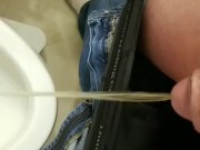 Peeing  - Screenshot 5 of 16 - HD