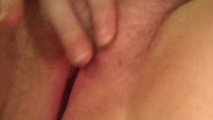 I’m rubbing my clit