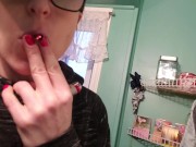 Milf Teaches You How To Change The Toilet Paper Roll 1/16