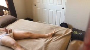 Cuecas de madeira matinal se masturbando