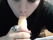 Practice sucking - Screenshot 8 of 16 - Dildo
