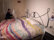 Pelea de almohadas acaba en sexo 3/16