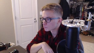 Stepbro eats stepgranny-smith apples after a fresh cut from his stepsis