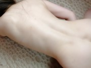 Шлюха любит делать селфи, когда ее трахают 7/16