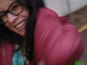 Enseñando tetas en público 12/16