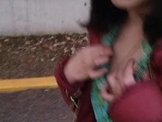 Enseñando tetas en público 5/16