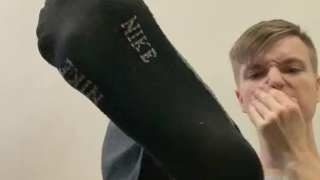 My feet are really smelly. Enjoy them !!! (With my face) - Free Sex Video - RedTube