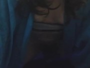 Jugando sola y muy caliente en mi habitación