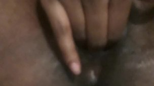 JUICY PUSSY..!! WHO WANT SUM??