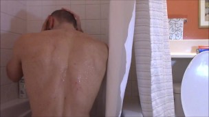 Shavin' pubes (Balls)