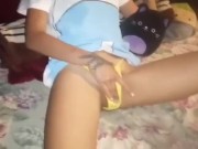 Leve toqueteo termina en squirt