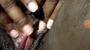 Who gonna suck the clit..ebony bbw milf pussy