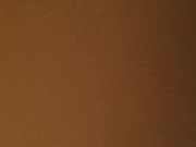 Soy pequeña jugando con mis tetas sobre el gran pene del vecino 16/16