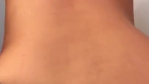 بتتصور لاخوها و توريه بزازها و طيزها الكبار BIG ARAB ASS