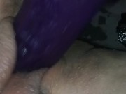 Amateur bbw squirts all over bed and dildo