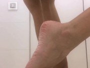 I love to masturbate & pee on my sexy feet in public toilets