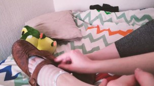 CUTIE TRYING ON NEW SOCKS AND MASSAGE HER FEET WITH OIL