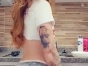 Washing my dishes and shaking my ass just for fun