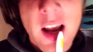 Bisex male suck toothbrusher for make you excited