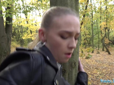 Public Agent Jenny WIld gets her shaven pussy fucked outdoors
