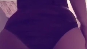 Mi cuñada me manda un video de su gran culo | TabooMX