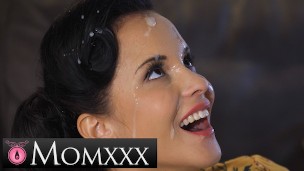 MOMxxx Guitar tutor gives housewife Jennifer Mendez hot fuck and big facial