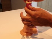 te enseño como poner un condom en una verga grande 9/16