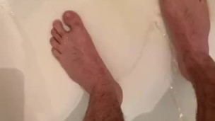 Pissing foot fetish 