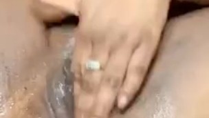 Ebony Slut Creates Waterfall 