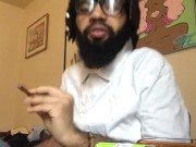 Thick slut comes to smoke 