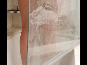 MY GIRLFRIEND 23 YEAR OLD FINGERING HER PUSSY IN BATH - SPYING HER 3/16