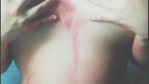 Labial rojo sobre mi cuerpo