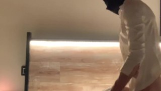 Scopata con atmosfera hot e sborrata dentro di lei a pecora