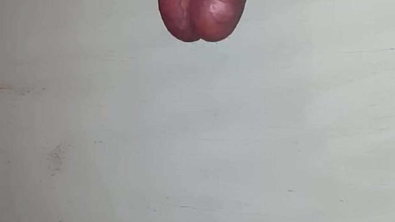 Esposa Ballbusting y bordeando en el gloryhole  - Vídeo de sexo gratis - RedTube