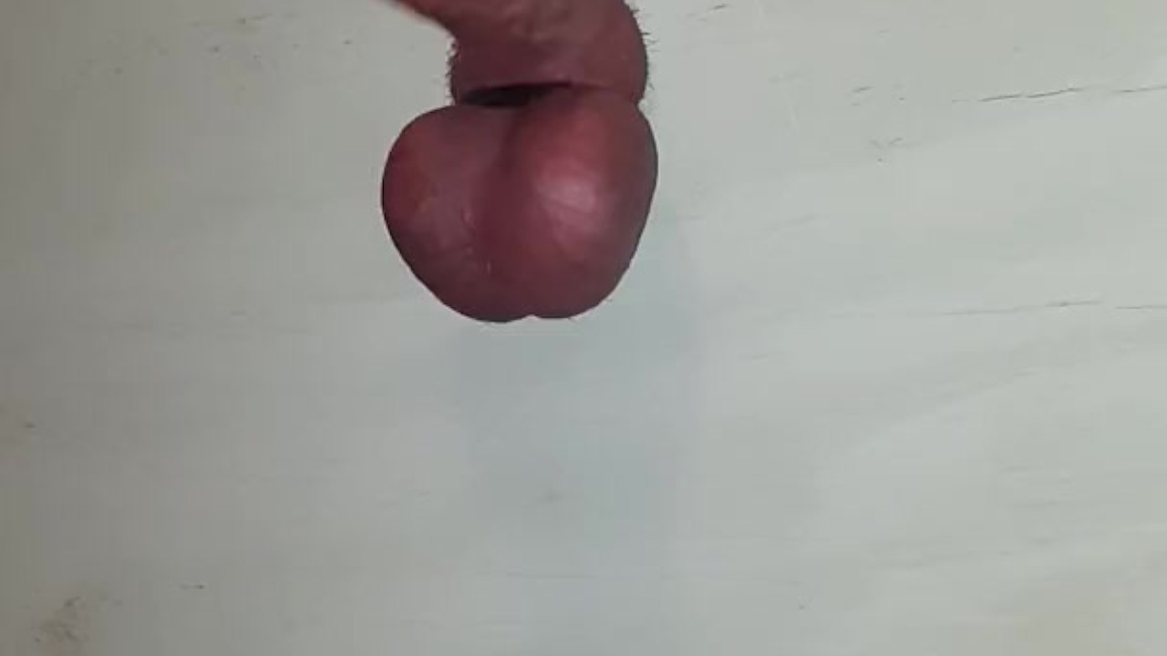 Esposa Ballbusting y bordeando en el gloryhole  - Vídeo de sexo gratis - RedTube