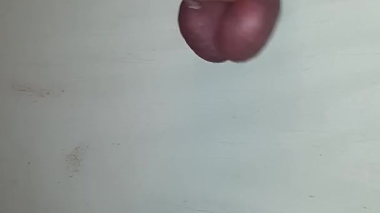 Esposa Ballbusting y bordeando en el gloryhole  - Vídeo de sexo gratis - RedTube