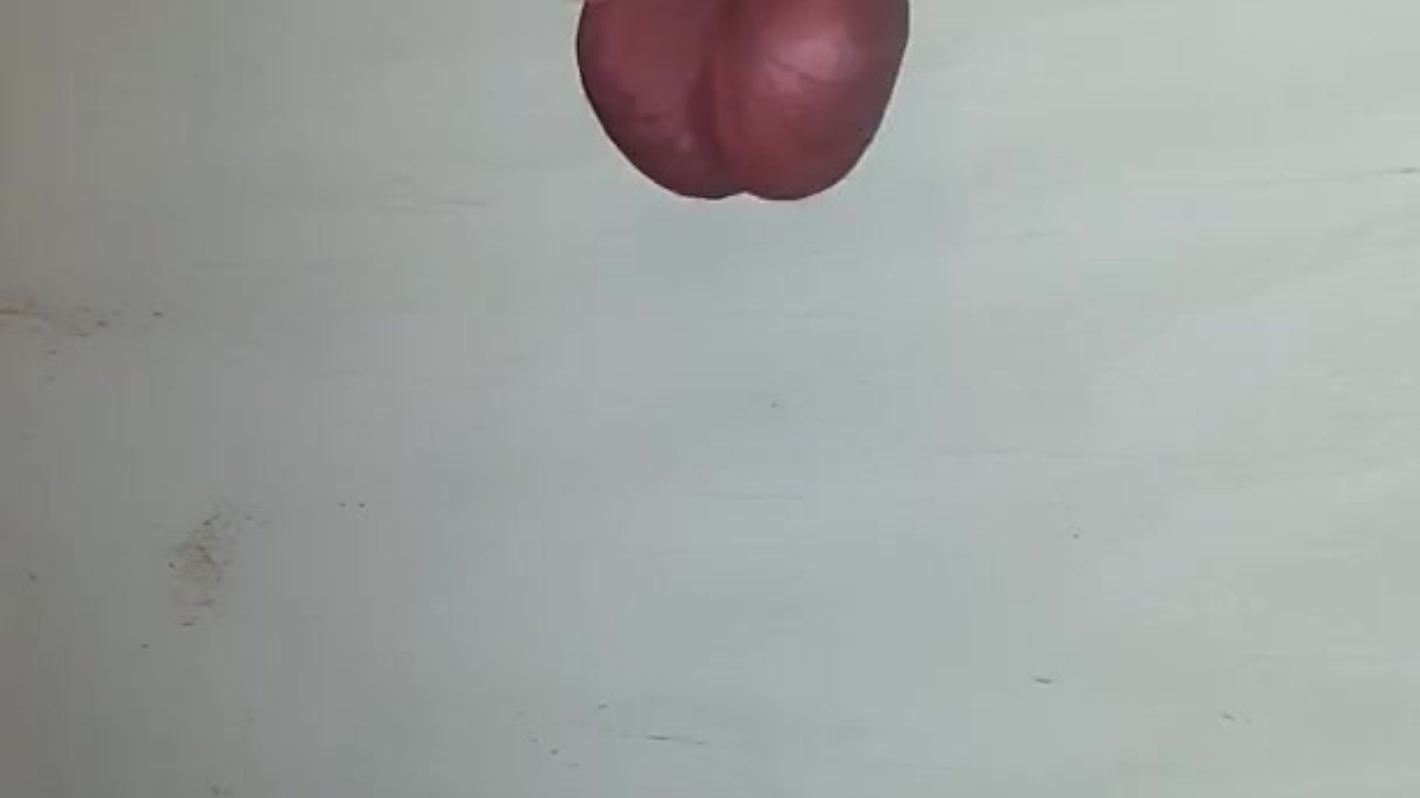 Esposa Ballbusting y bordeando en el gloryhole  - Vídeo de sexo gratis - RedTube