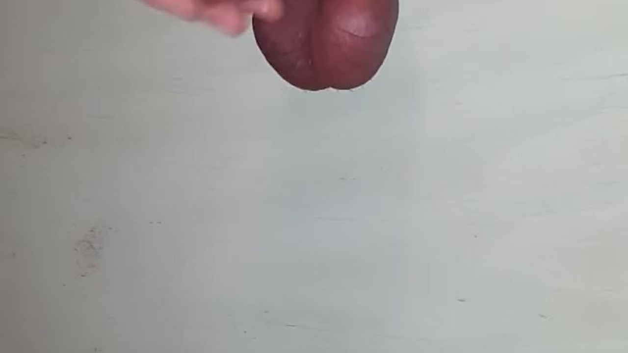 Esposa Ballbusting y bordeando en el gloryhole  - Vídeo de sexo gratis - RedTube