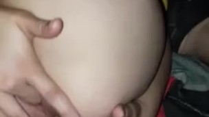 Mi padrastro me levanta en las noches a masturbarme, mi mama escucha