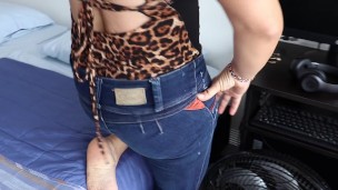 Caliente estoy le bailo a mis suscriptores