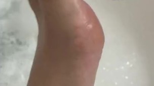 Sexy feet in the bath 