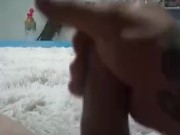 дрочит стараясь не кончить
