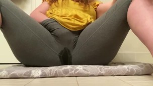  bbw has a quick squirt through clothes 