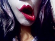 Harley Quinn playing with her mouth 3/16