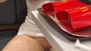 A woman saw an exhibitionist’s Dick on the Bus. REACTION
