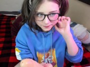 Vibrator and blowjob makes me cum 2/16