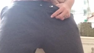 Crossdressing BHM wank and cum.